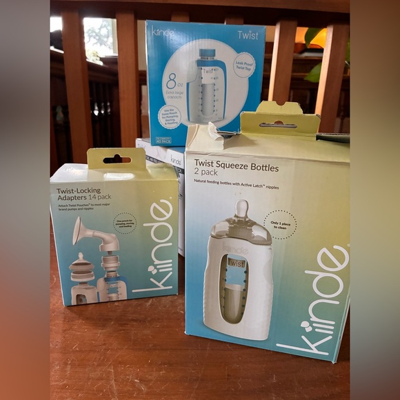 Kiinde Twist Squeeze Bottles and Adapters Set - Picture 1 of 4